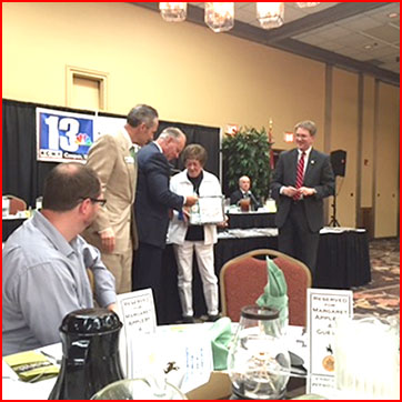 Margaret Appleby receiving the National Jefferson Volunteer of the Year Award